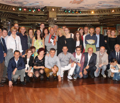 foto di gruppo teatro in crociera